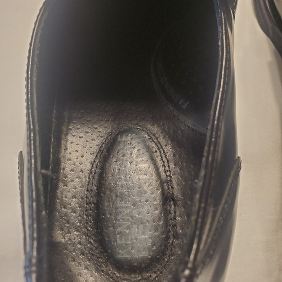 Kenneth Cole Reaction Bottoms Away Loafers Black Leather Chrome Accent Size 12 - Picture 12 of 16